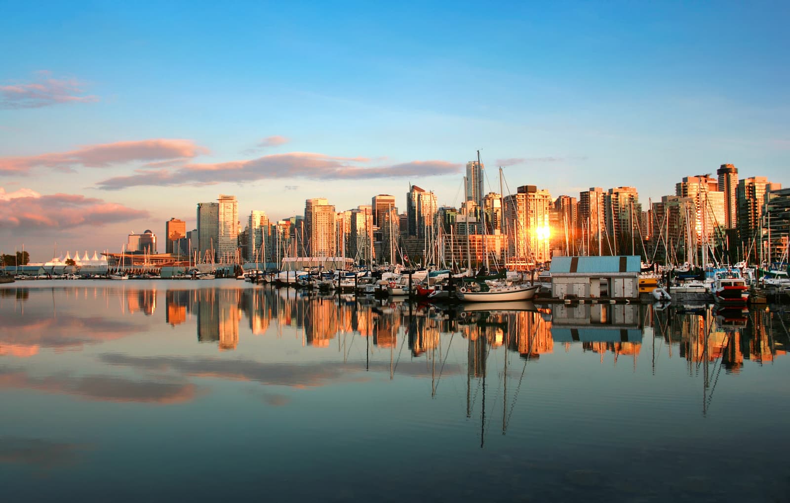 Die Skyline von Vancouver im Licht der Abendsonne. Foto sunsetpandionhiatus3 / Deposit
