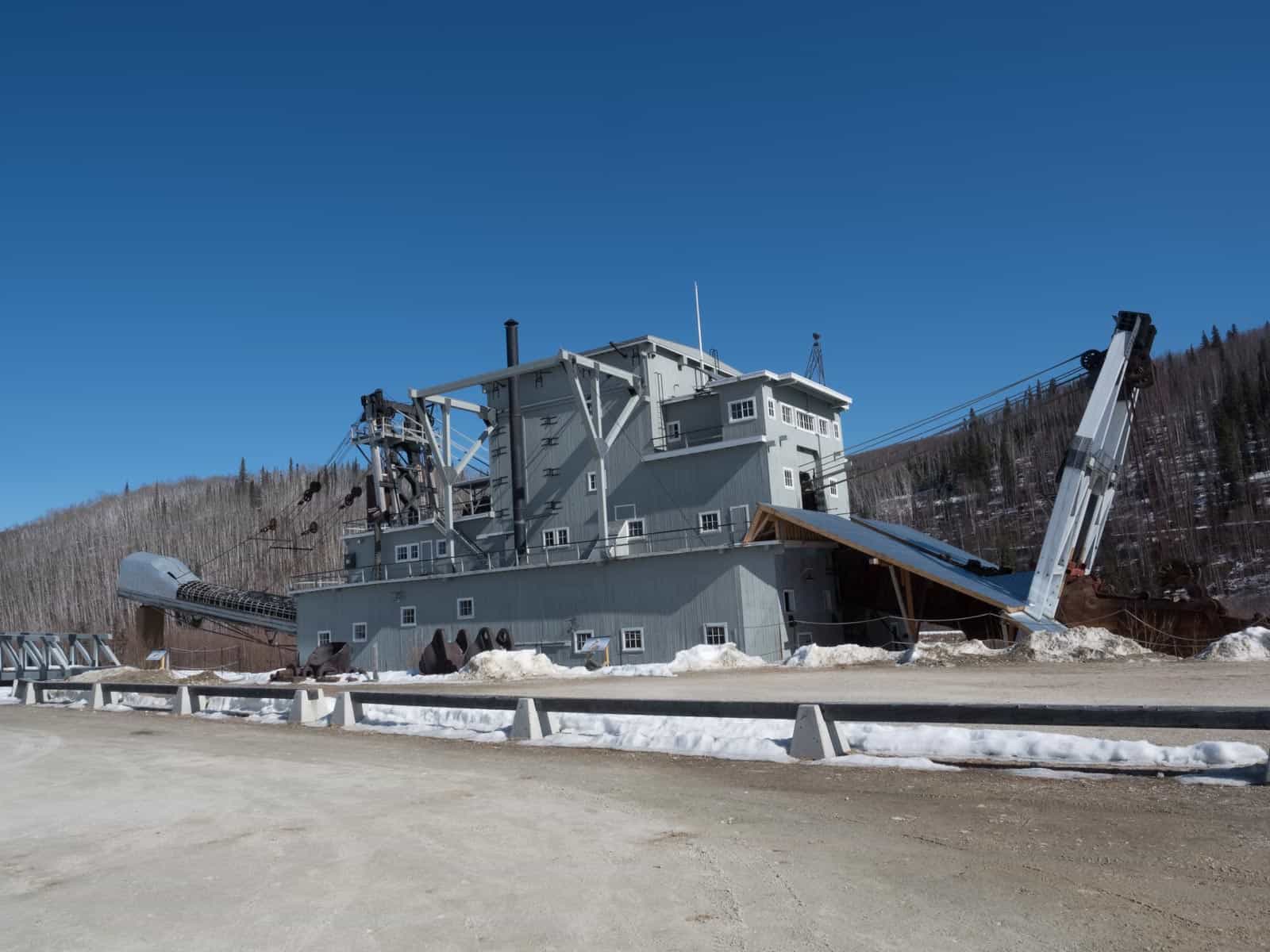 Goldbagger Dredge No. 4 bei Dawson City im Yukon