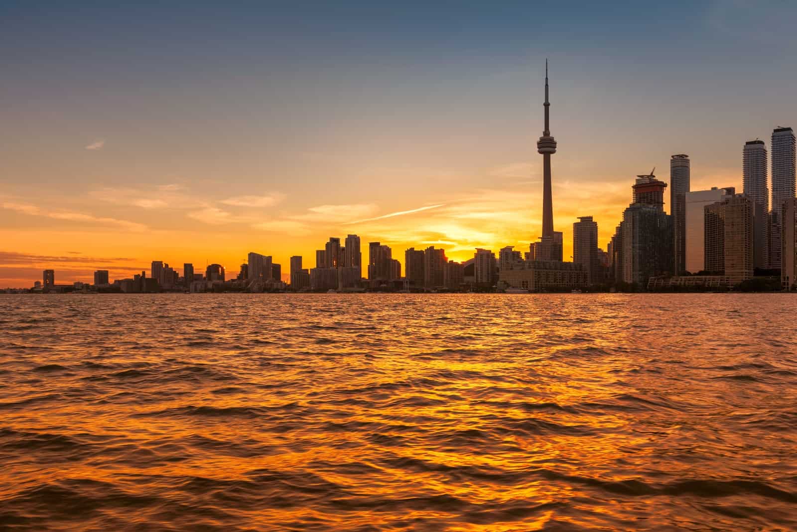 Toronto Skyline mit CN Tower Foto lucky-photographer