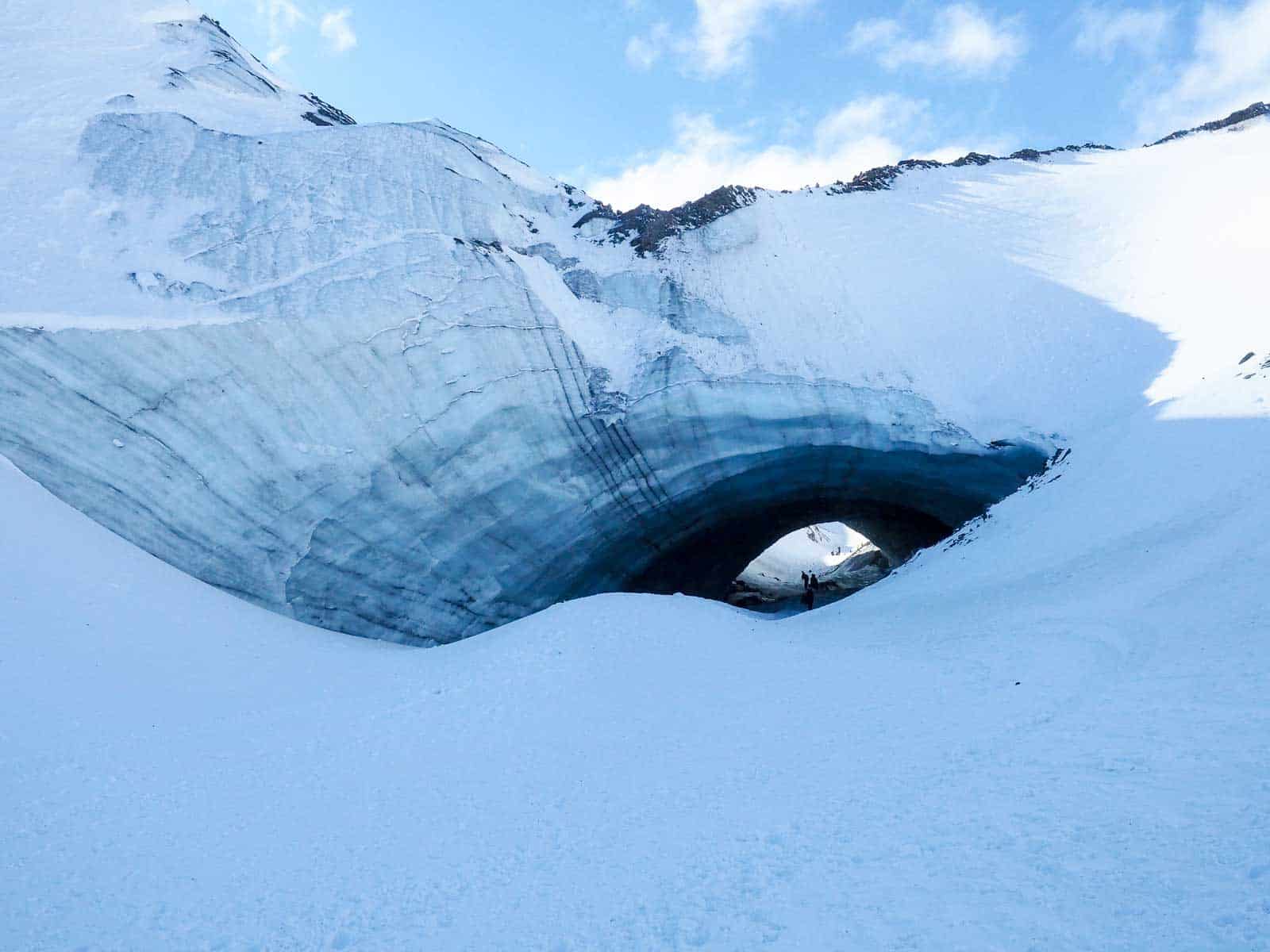 Eishoehle? Eistunnel? Der erste Anblick ist jedenfalls atemberaubend. Foto Faszination Kanada