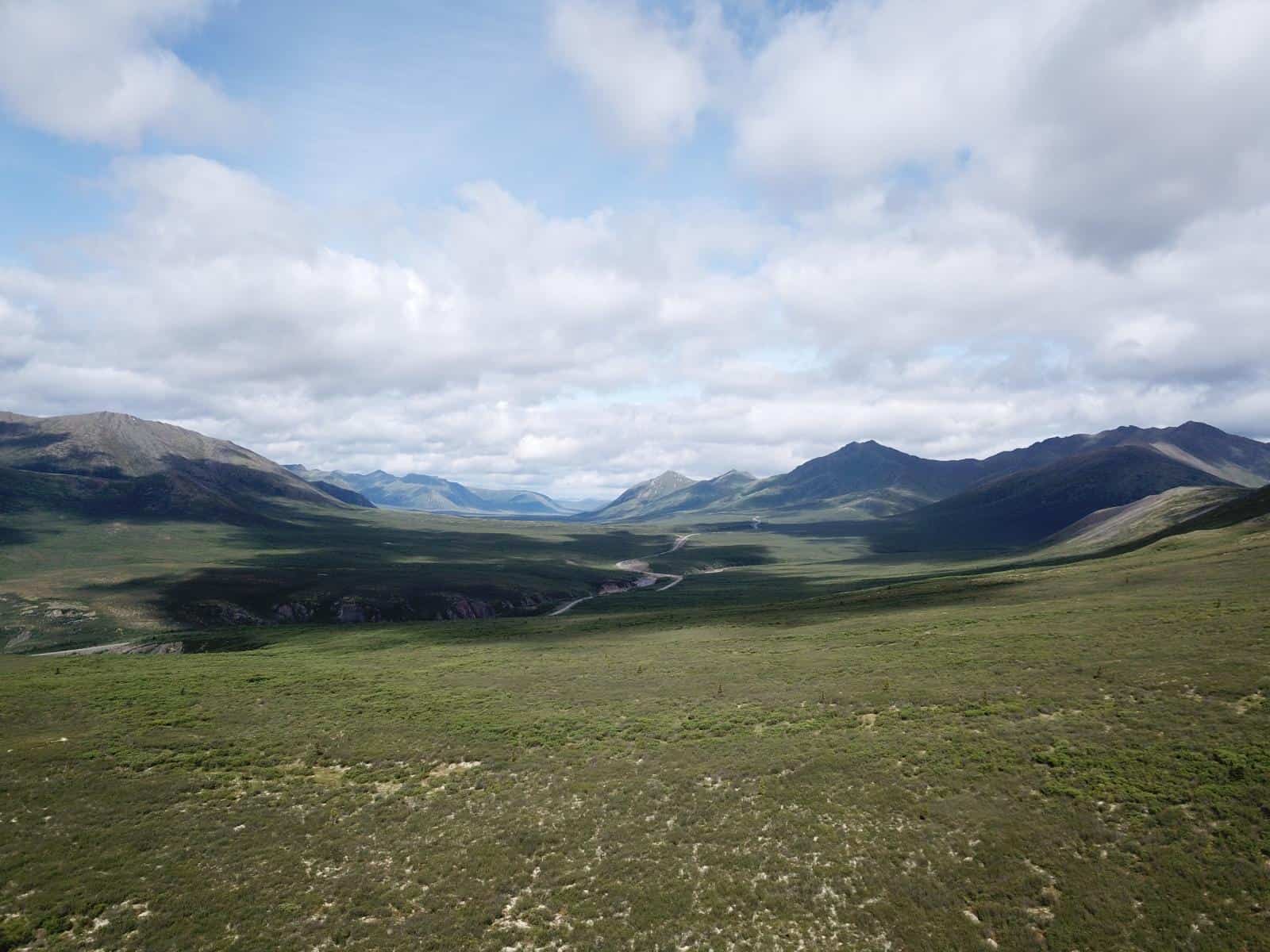 Dempster Highway in den Tombstone Mountains
