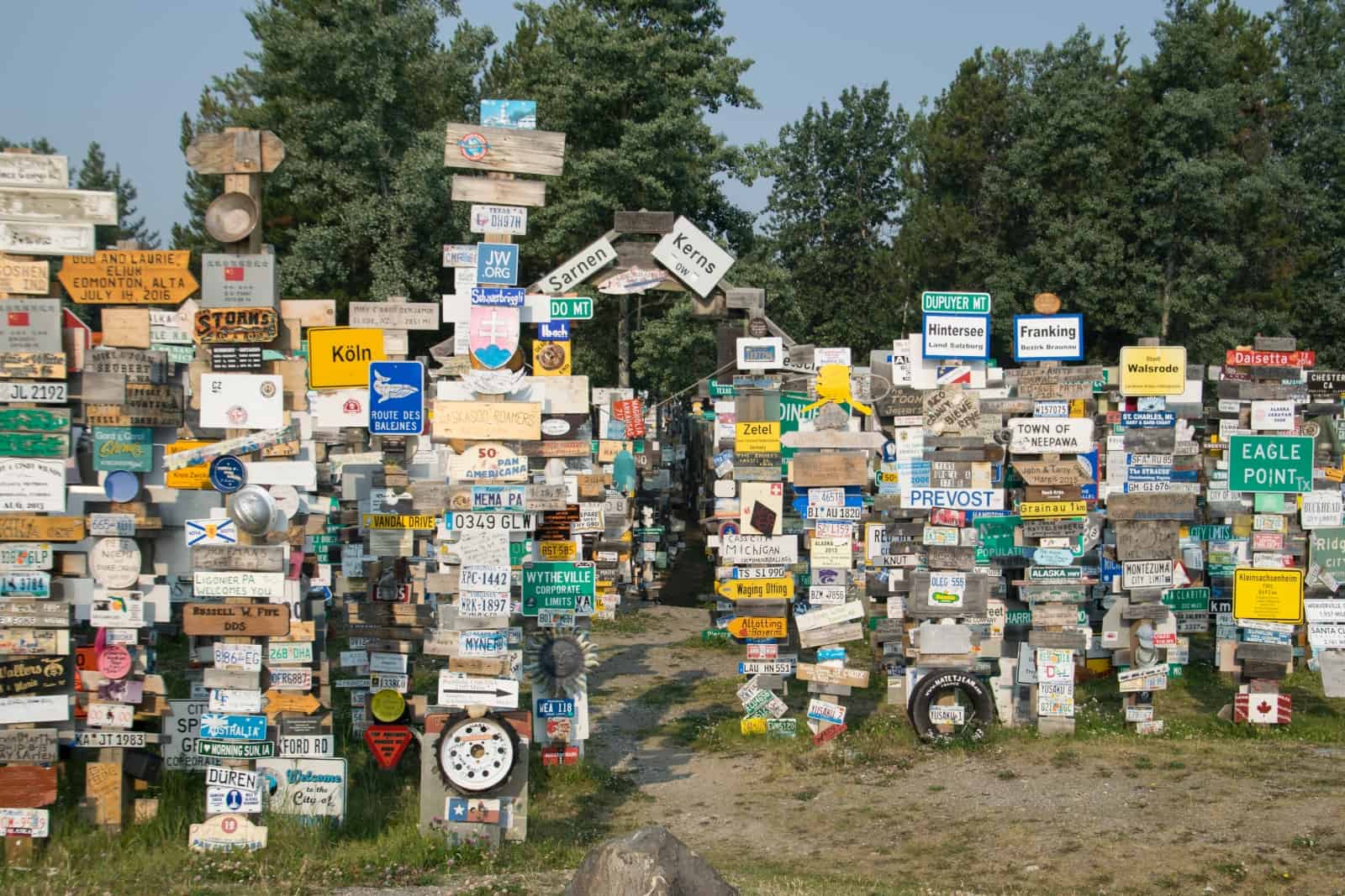 Der berühmte Sign Post Forest in Watson Lake. Foto Daniela Ganz