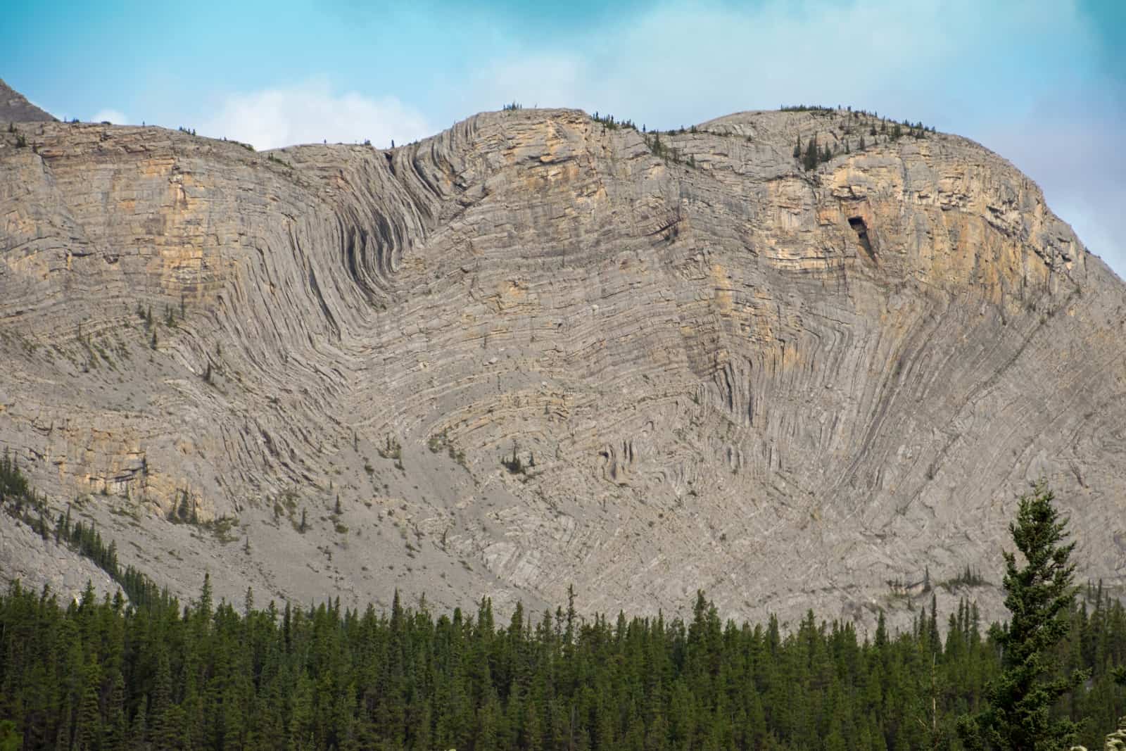 Welch unglaublichen Kräfte haben hier gewirkt. Die Folded Mountains in Northern BC. Foto Daniela Ganz