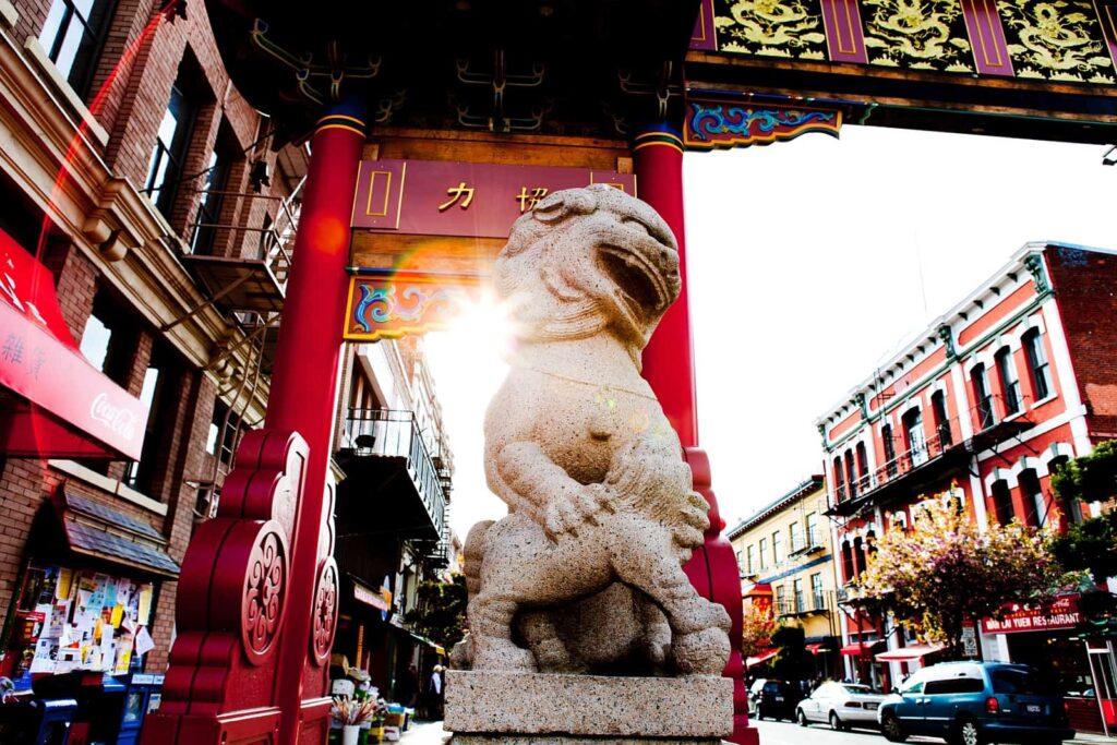 Das Drachentor am Eingang zur Chinatown in Victoria. Foto Destination Greater Victoria