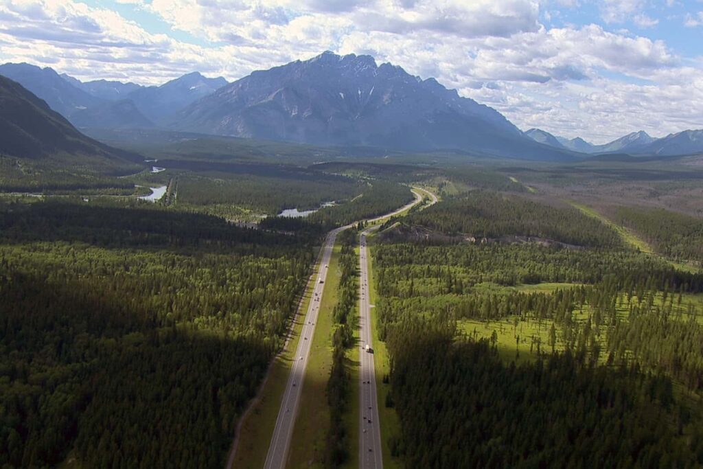 Blick auf den Trans-Canada Highway. Foto Arte / © Florianfilm 