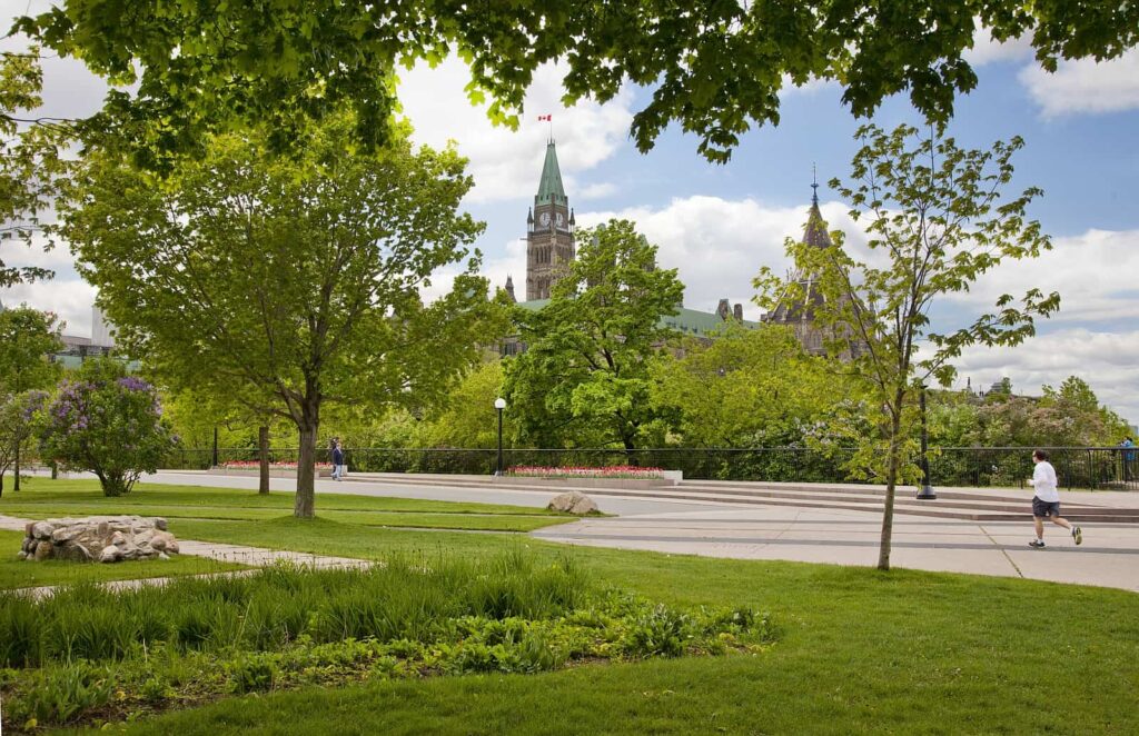 Der Major's Hill Park ist Teil der grünen Lunge Ottawas. Foto National Capital Commission 
