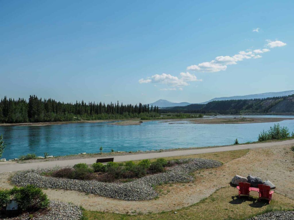 Der Yukon River war die Lebensader für Whitehorse und das Territorium, bis die Eisenbahn und später der Alaska Highway kam. Foto TobiasBarth