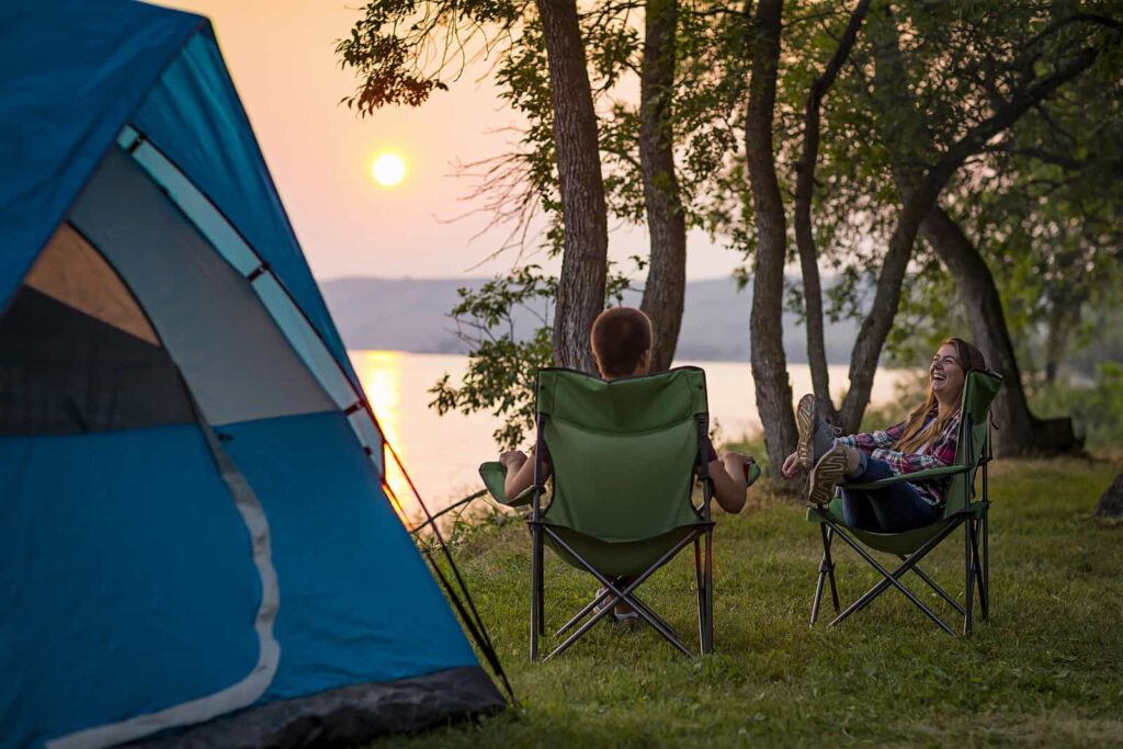 Camping mit Zelt und entschleunigt vom Stress des täglichen Lebens, wie hier im Crooked Lake Provincial Park in Saskatchewan. Kann man Kanada besser entdecken? Foto Tourism Saskatchewan/Greg Huszar Photography