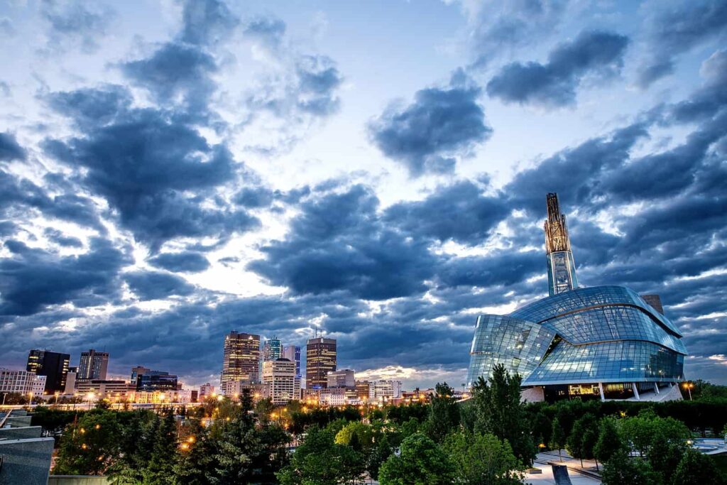 Blick auf Winnipeg mit dem Canadian Museum of Human Rights. Foto BrandCanadaLibrary
