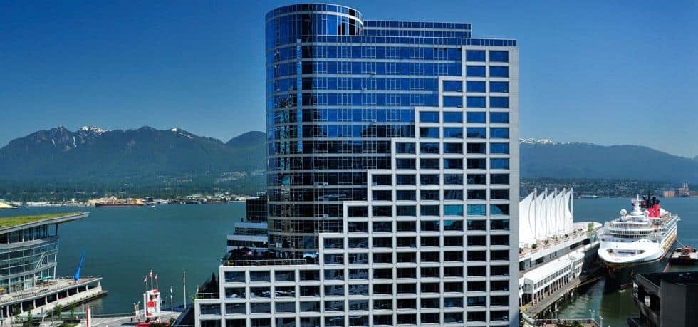 Blick auf das Fairmont Waterfront Hotel in Vancouver. Foto © Fairmont Waterfront / AccorHotels